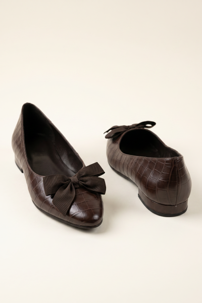 Flat With Bow