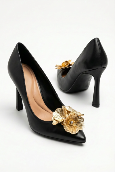 Pointed High Pump With Gold Rose
